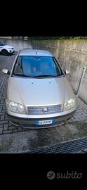 Auto fiat punto