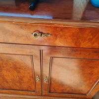 sala da pranzo completa di 4 sedie