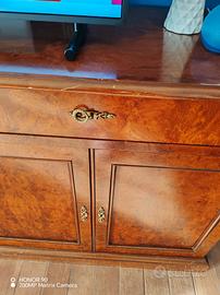 sala da pranzo completa di 4 sedie