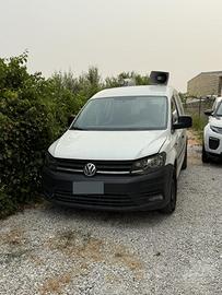 Caddy 5 posti n1