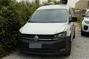 Caddy 5 posti n1