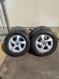 Preumatici off-road Toyota RAV 4.