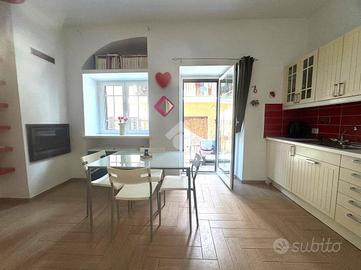 2 LOCALI A TREVIGNANO ROMANO