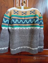 Maglione di lana fatto a mano ai ferri 