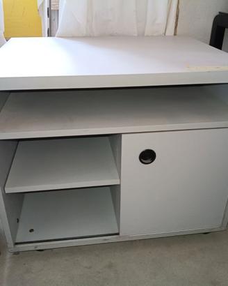 Mobiletto in stile industrial con ruote