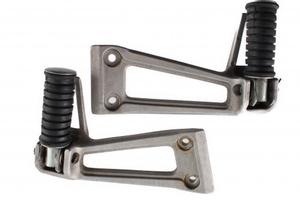 Coppia pedane poggiapiedi con staffa Yamaha TDR 12