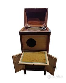 Grammofono primi 900' manifattura siciliana.