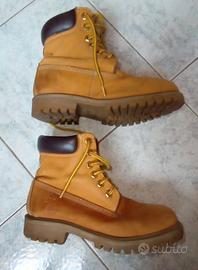 Scarponcii unisex marca U.S. Polo Assn.
Misura 36