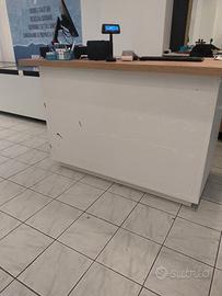 mobili ( arredo negozio)