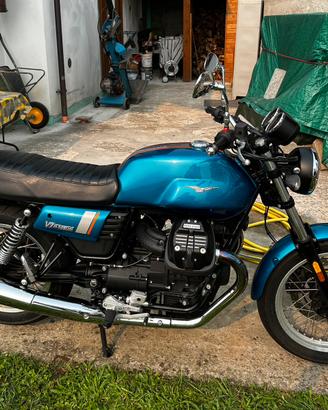 Moto Guzzi V7 III Special