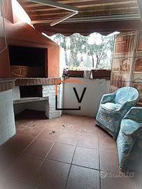 PORZIONE DI SCHIERA CON 3 CAMERE