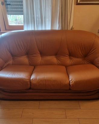 Divano in pelle + 2 poltrone