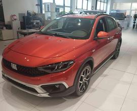 FIAT Tipo 1.5 Hybrid DCT 5 porte Cross