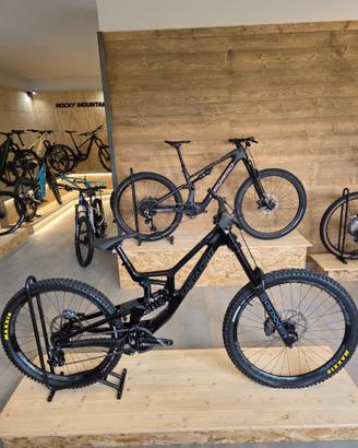 santa cruz v10 8 CC DH S TG.M