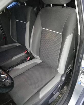 Sedile anteriore sx FORD FIESTA del 2015