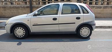 Opel Corsa 1.2 16V 75 CV Anno 2002