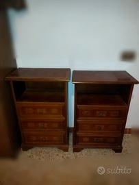 Coppia Comodini alti vintage in legno
