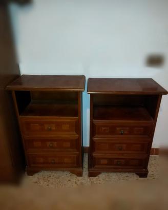 Coppia Comodini alti vintage in legno