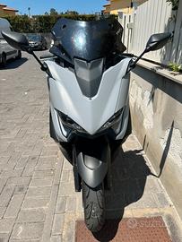 T-Max 560 tech Max