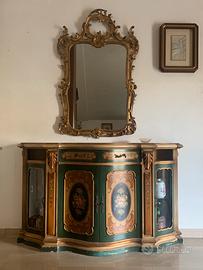 Elegante mobile completo di specchiera