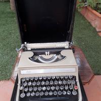 macchina da scrivere Olivetti