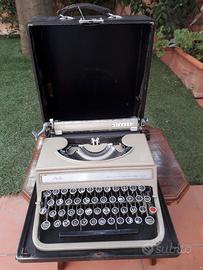 macchina da scrivere Olivetti