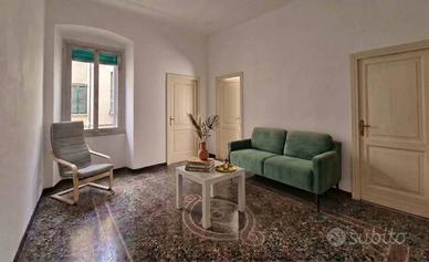 Stanza in appartamento di 98 m² a Genova
