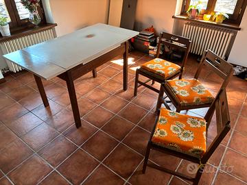 Tavolo allungabile piu sedie e lavandino
