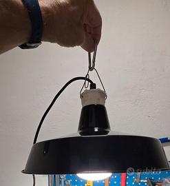 Titolo: Lampada a Sospensione Industriale Vintage