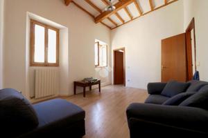 5 LOCALI A DOVADOLA