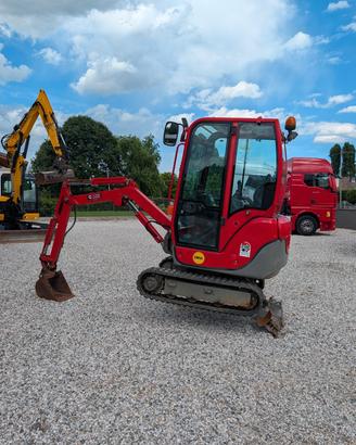 Miniescavatore Yanmar SV18