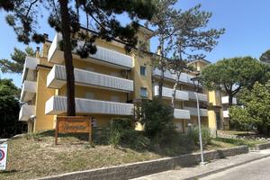 Ultimo piano a Lignano, zona bar "Frecce Tricolor