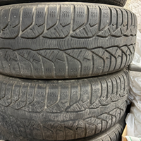 Pneumatici invernali con cerchio