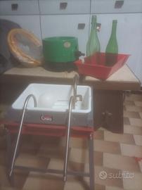 Riempitrice bottiglie vino e bottiglie 