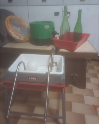 Riempitrice bottiglie vino e bottiglie e Damigiane