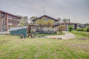 Villa a Divignano Via Pelizza da Volpedo 4 locali