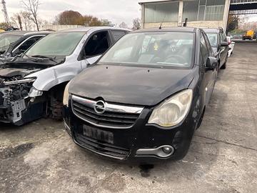Muso OPEL AGILA 2012