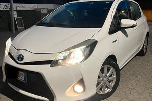 Toyota yaris 1.5 hybrid 