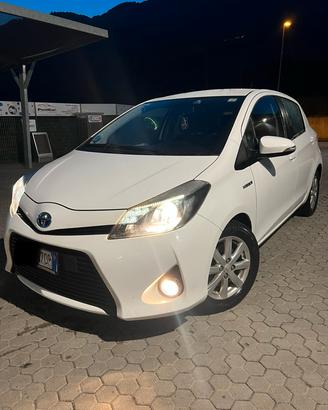 Toyota yaris 1.5 hybrid 