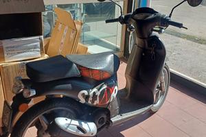Aprilia Scarabeo 50 - 2019 nero street