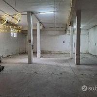 Deposito seminterrato Lusciano Via della libertà