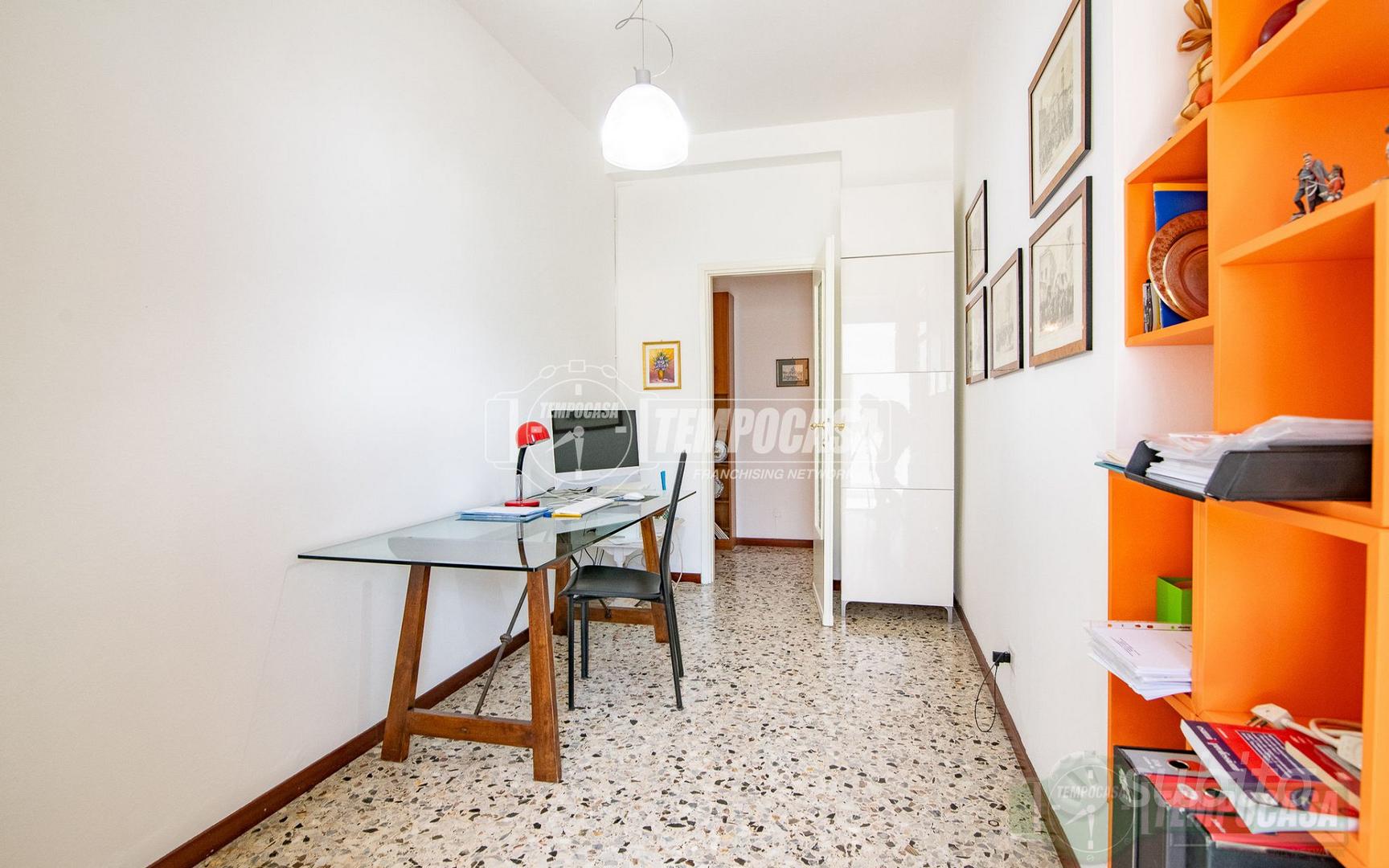 APPARTAMENTI 86 MQ CON COMODO TERRAZZO - VIA GIORD - Vista 5
