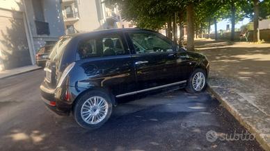 Lancia Ypsilon 1.3 MJT 75 CV Argento