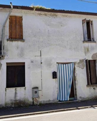 Immobile in asta di 165 m² con 3 locali e box auto