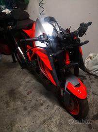 KTM 1290 Super Duke incidentata