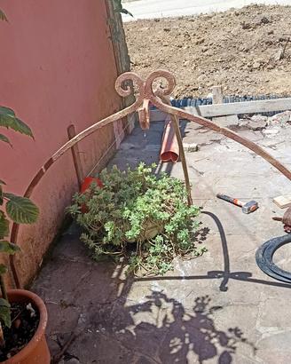 arco per il pozzo in ferro forgiato a soli 350soln