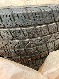 Gomme auto 215/45 r16 nuove al 70 %