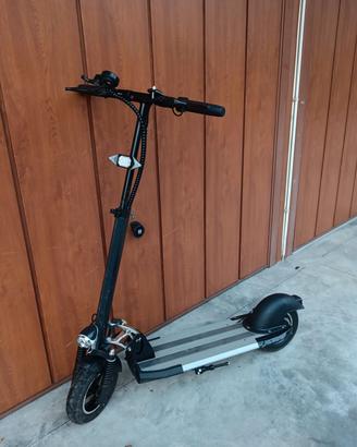 monopattino elettrico