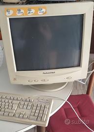 monitor computer con tastiera e cassa