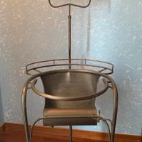 Toilette in ferro con specchio